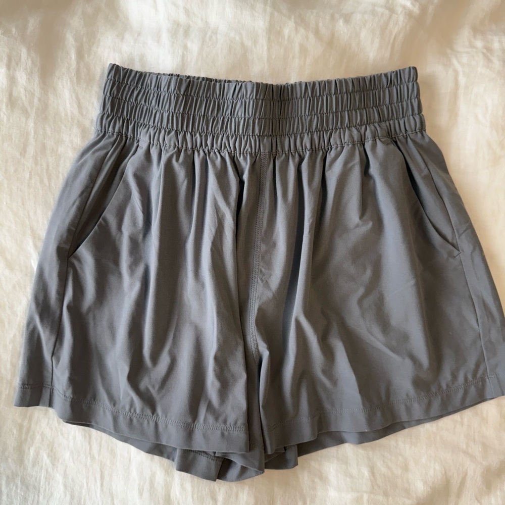 Vuori Villa Gray Women's Shorts